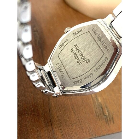 Armitron Women's Watch 75/5907V Quartz Mother of Pearl Dial Steel Tank 30mm - Picture 6 of 13